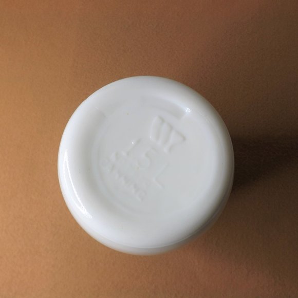 Milk Glass Container - Picture 6 of 6